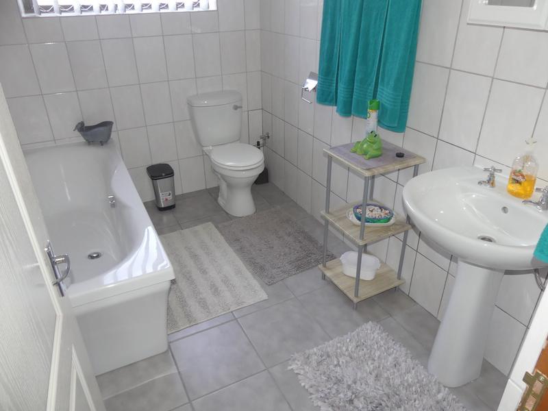 4 Bedroom Property for Sale in Golden Mile Western Cape